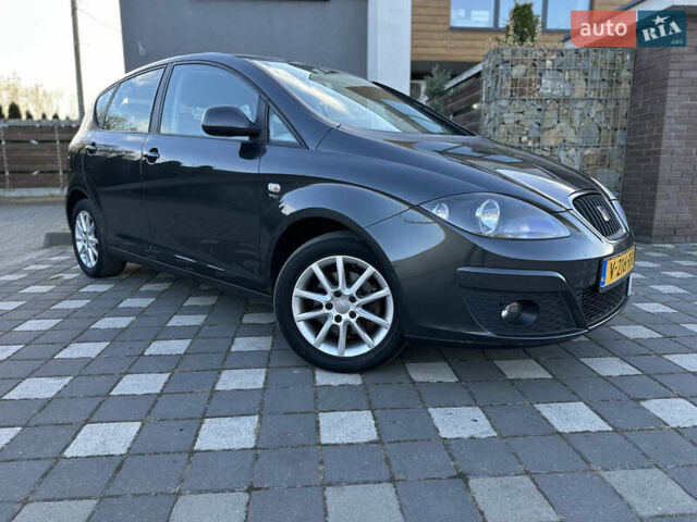 Сірий Сеат Altea, об'ємом двигуна 1.4 л та пробігом 179 тис. км за 5999 $, фото 25 на Automoto.ua