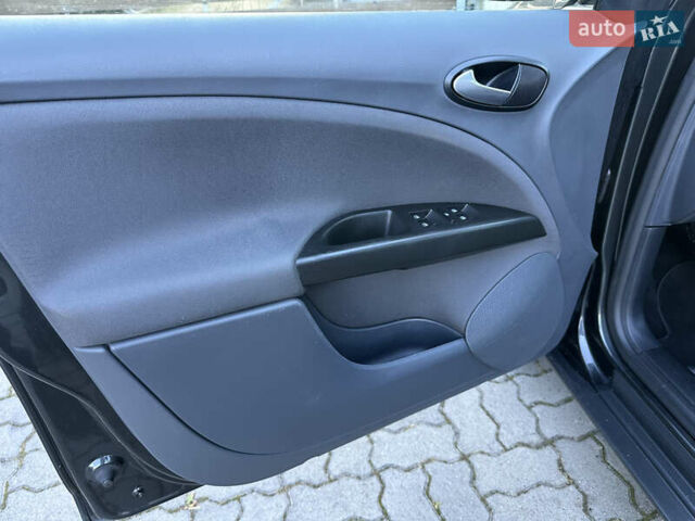 Сірий Сеат Altea, об'ємом двигуна 1.4 л та пробігом 179 тис. км за 5999 $, фото 67 на Automoto.ua