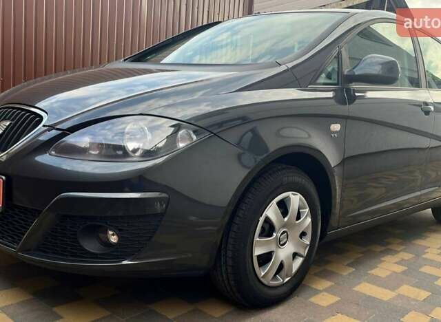 Сірий Сеат Altea, об'ємом двигуна 0 л та пробігом 159 тис. км за 6750 $, фото 2 на Automoto.ua