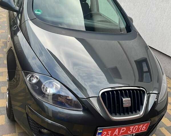Сірий Сеат Altea, об'ємом двигуна 0 л та пробігом 159 тис. км за 6750 $, фото 1 на Automoto.ua