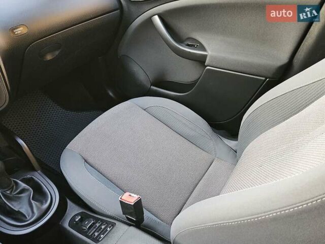 Сірий Сеат Altea, об'ємом двигуна 1.6 л та пробігом 217 тис. км за 6699 $, фото 63 на Automoto.ua