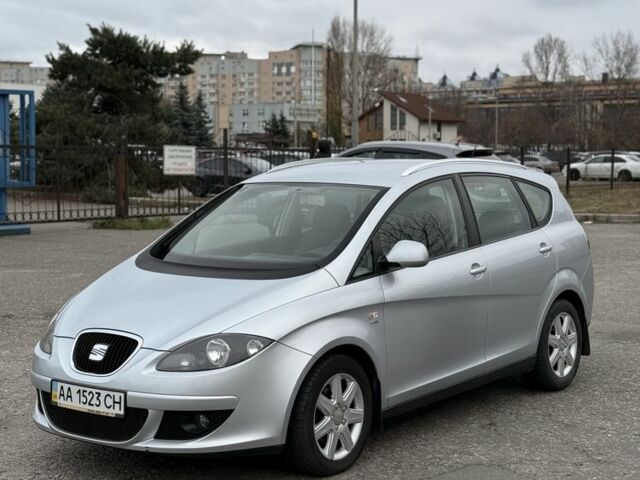 Серый Сеат Алтеа, объемом двигателя 2 л и пробегом 71 тыс. км за 9200 $, фото 2 на Automoto.ua