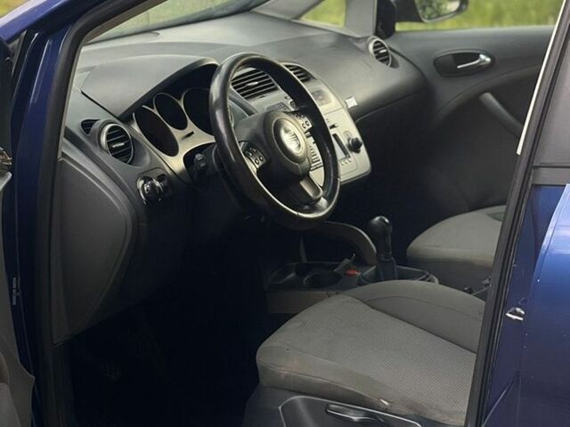 Синій Сеат Altea, об'ємом двигуна 1.9 л та пробігом 370 тис. км за 3050 $, фото 6 на Automoto.ua