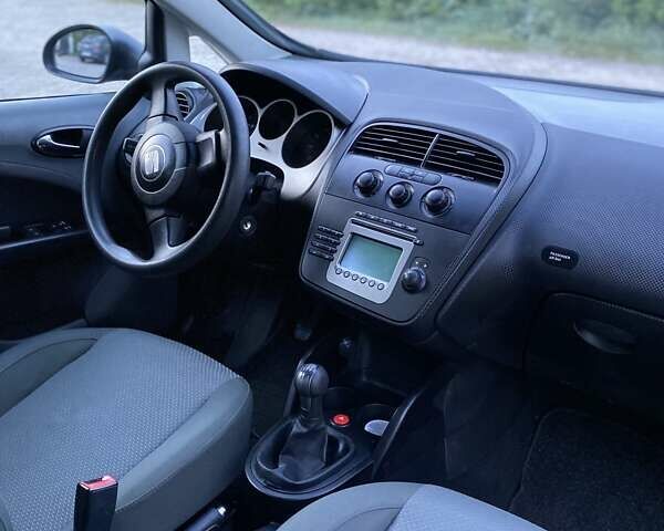 Синий Сеат Алтеа, объемом двигателя 1.6 л и пробегом 145 тыс. км за 5600 $, фото 6 на Automoto.ua