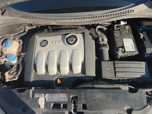 Синий Сеат Алтеа, объемом двигателя 1.9 л и пробегом 350 тыс. км за 4500 $, фото 5 на Automoto.ua