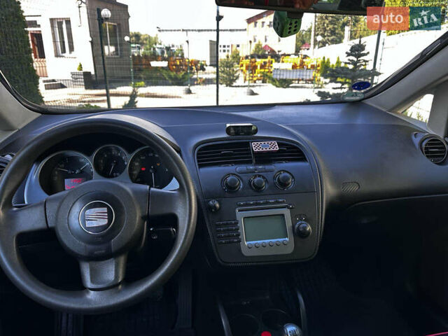 Синій Сеат Altea, об'ємом двигуна 1.6 л та пробігом 196 тис. км за 5800 $, фото 12 на Automoto.ua