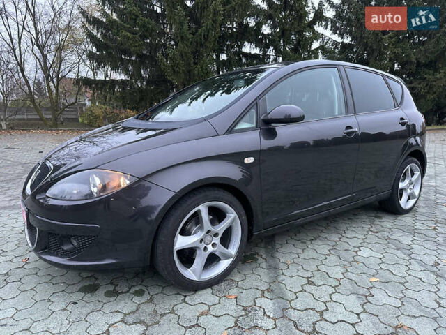 Синий Сеат Алтеа, объемом двигателя 1.6 л и пробегом 262 тыс. км за 5997 $, фото 3 на Automoto.ua