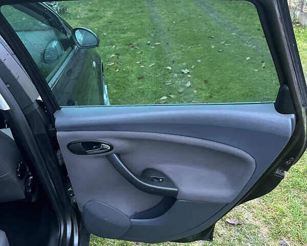 Синий Сеат Алтеа, объемом двигателя 1.6 л и пробегом 262 тыс. км за 5997 $, фото 22 на Automoto.ua