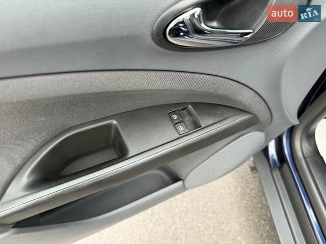 Синий Сеат Алтеа, объемом двигателя 1.6 л и пробегом 223 тыс. км за 6777 $, фото 31 на Automoto.ua