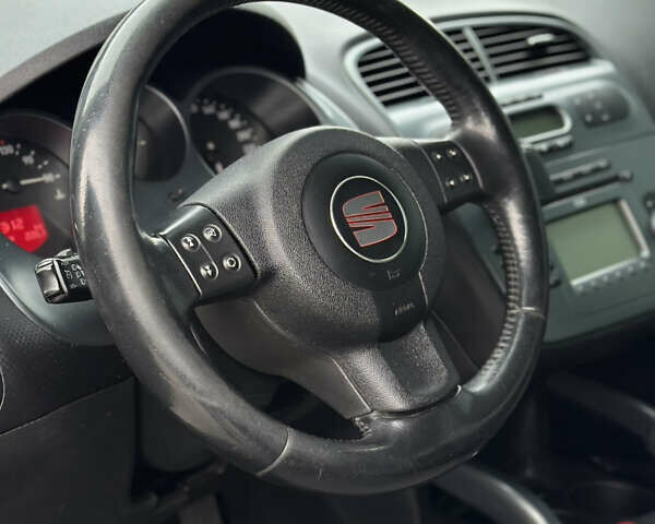 Синий Сеат Алтеа, объемом двигателя 1.9 л и пробегом 227 тыс. км за 5350 $, фото 15 на Automoto.ua