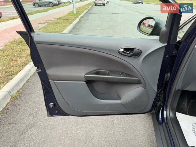 Синий Сеат Алтеа, объемом двигателя 1.6 л и пробегом 223 тыс. км за 6777 $, фото 33 на Automoto.ua