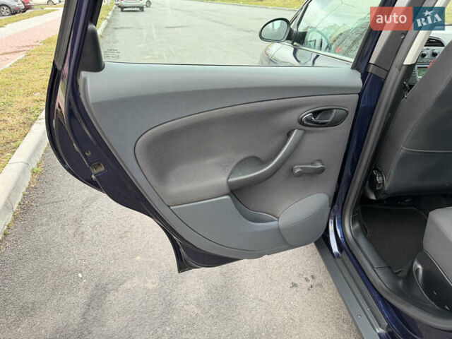 Синий Сеат Алтеа, объемом двигателя 1.6 л и пробегом 223 тыс. км за 6777 $, фото 54 на Automoto.ua