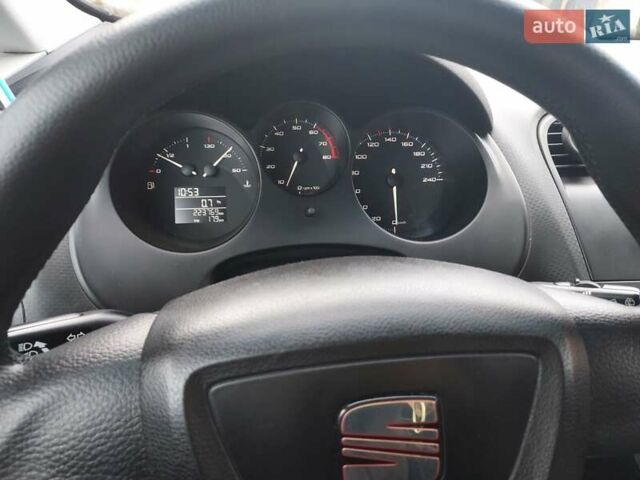 Синий Сеат Алтеа, объемом двигателя 1.6 л и пробегом 223 тыс. км за 5700 $, фото 12 на Automoto.ua