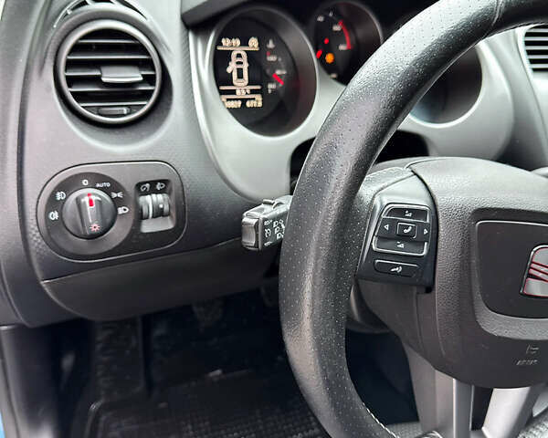 Синій Сеат Altea, об'ємом двигуна 1.6 л та пробігом 132 тис. км за 11499 $, фото 7 на Automoto.ua