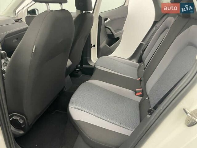Білий Сеат Arona, об'ємом двигуна 1 л та пробігом 58 тис. км за 16786 $, фото 9 на Automoto.ua
