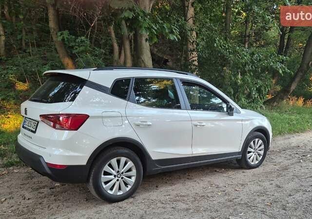 Белый Сеат Arona, объемом двигателя 1.6 л и пробегом 235 тыс. км за 15400 $, фото 3 на Automoto.ua