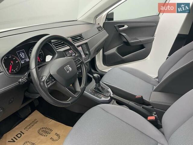 Білий Сеат Arona, об'ємом двигуна 1 л та пробігом 58 тис. км за 16786 $, фото 8 на Automoto.ua