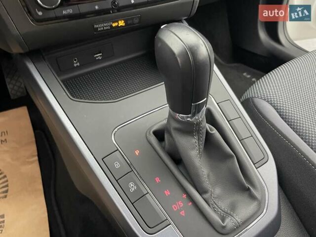 Білий Сеат Arona, об'ємом двигуна 1 л та пробігом 58 тис. км за 16786 $, фото 13 на Automoto.ua