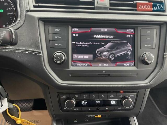 Білий Сеат Arona, об'ємом двигуна 1 л та пробігом 58 тис. км за 16786 $, фото 12 на Automoto.ua