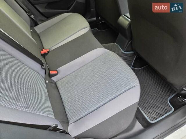 Белый Сеат Arona, объемом двигателя 1 л и пробегом 119 тыс. км за 14750 $, фото 12 на Automoto.ua