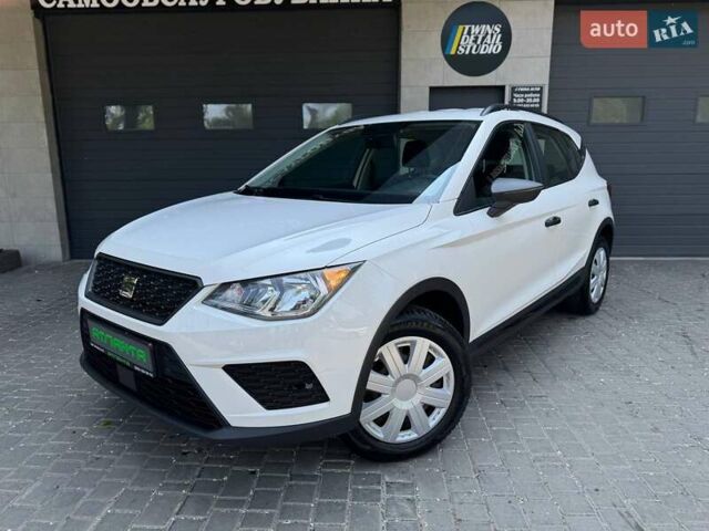 Білий Сеат Arona, об'ємом двигуна 1 л та пробігом 190 тис. км за 9900 $, фото 2 на Automoto.ua