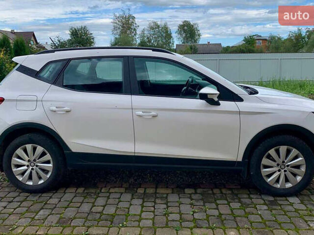 Білий Сеат Arona, об'ємом двигуна 1 л та пробігом 160 тис. км за 10340 $, фото 3 на Automoto.ua