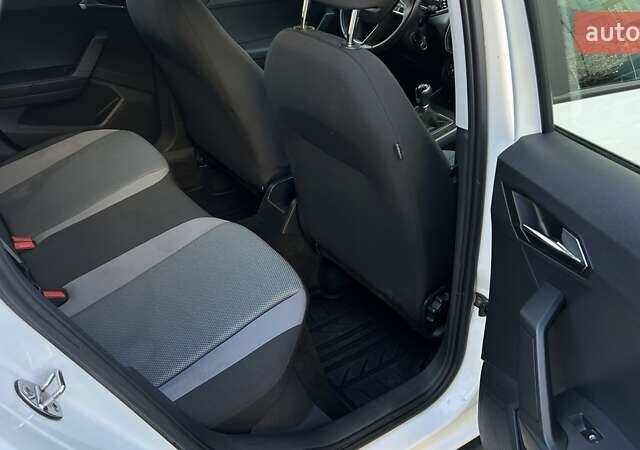Білий Сеат Arona, об'ємом двигуна 1 л та пробігом 161 тис. км за 9950 $, фото 32 на Automoto.ua