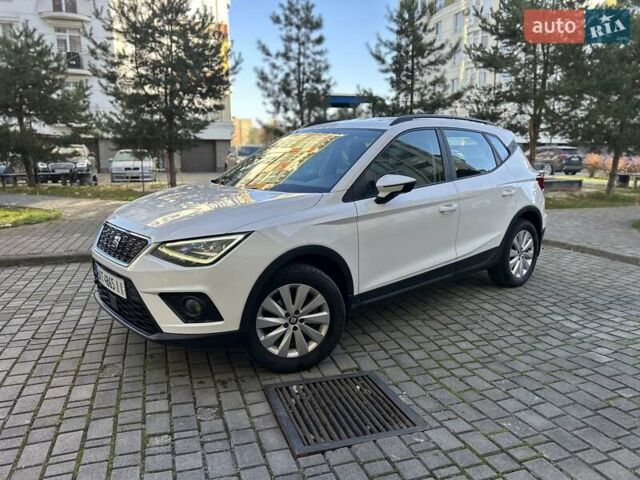 Білий Сеат Arona, об'ємом двигуна 1 л та пробігом 161 тис. км за 9950 $, фото 5 на Automoto.ua