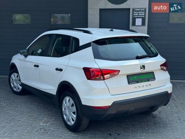Білий Сеат Arona, об'ємом двигуна 1 л та пробігом 190 тис. км за 9900 $, фото 6 на Automoto.ua
