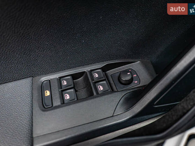 Білий Сеат Arona, об'ємом двигуна 1 л та пробігом 109 тис. км за 16063 $, фото 15 на Automoto.ua