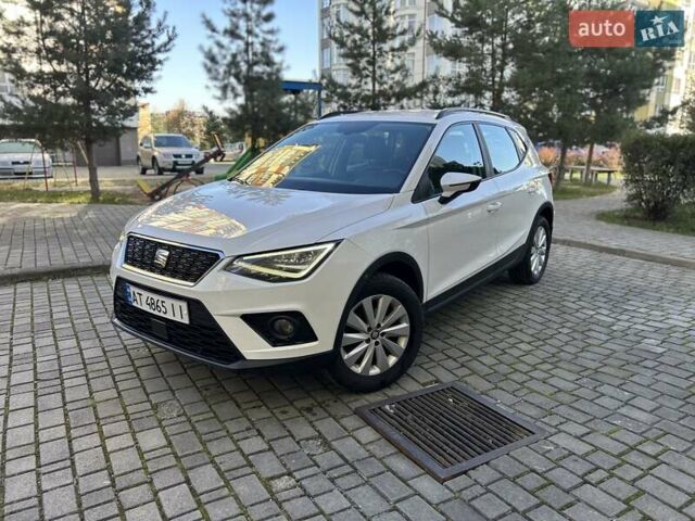 Білий Сеат Arona, об'ємом двигуна 1 л та пробігом 161 тис. км за 9950 $, фото 7 на Automoto.ua