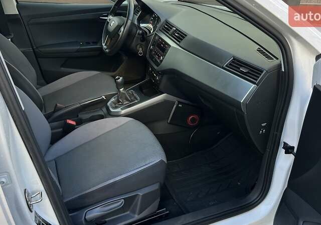 Білий Сеат Arona, об'ємом двигуна 1 л та пробігом 161 тис. км за 9950 $, фото 36 на Automoto.ua