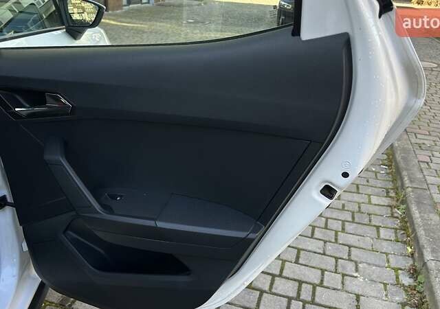 Білий Сеат Arona, об'ємом двигуна 1 л та пробігом 161 тис. км за 9950 $, фото 33 на Automoto.ua