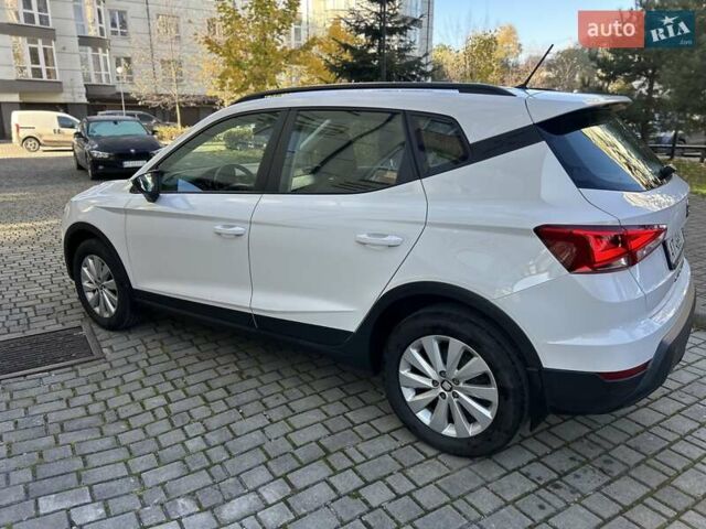 Білий Сеат Arona, об'ємом двигуна 1 л та пробігом 161 тис. км за 9950 $, фото 12 на Automoto.ua