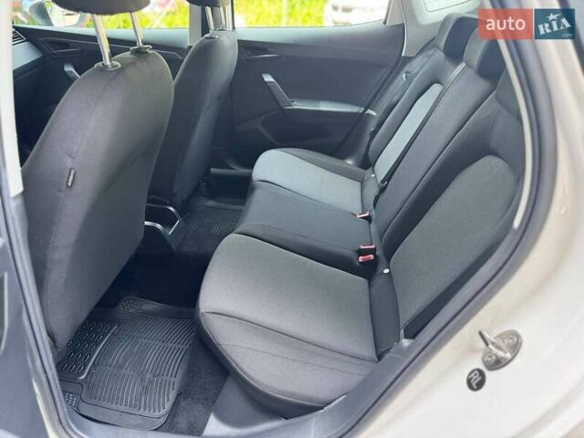 Білий Сеат Arona, об'ємом двигуна 1 л та пробігом 190 тис. км за 9900 $, фото 12 на Automoto.ua