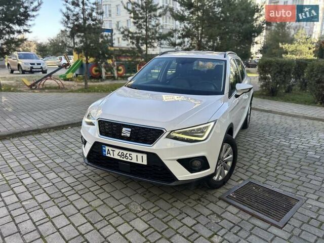Білий Сеат Arona, об'ємом двигуна 1 л та пробігом 161 тис. км за 9950 $, фото 4 на Automoto.ua