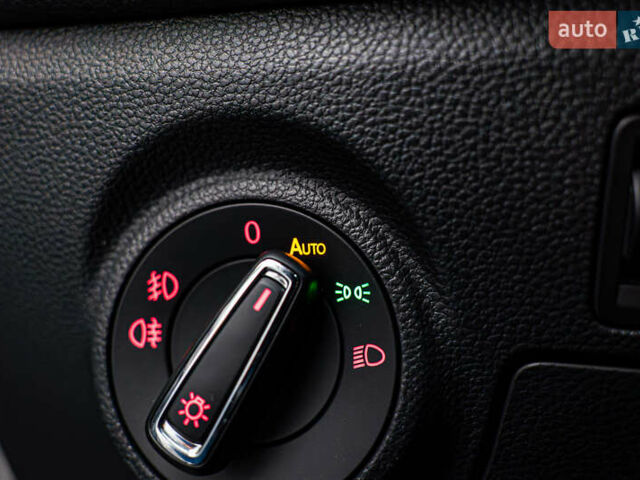 Білий Сеат Arona, об'ємом двигуна 1 л та пробігом 109 тис. км за 16063 $, фото 14 на Automoto.ua