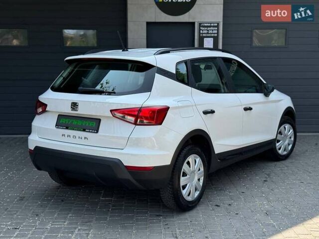 Білий Сеат Arona, об'ємом двигуна 1 л та пробігом 190 тис. км за 9900 $, фото 7 на Automoto.ua