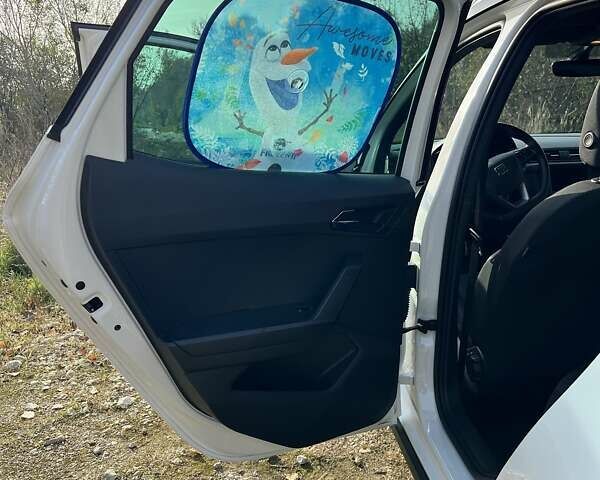Білий Сеат Arona, об'ємом двигуна 1 л та пробігом 42 тис. км за 18000 $, фото 9 на Automoto.ua