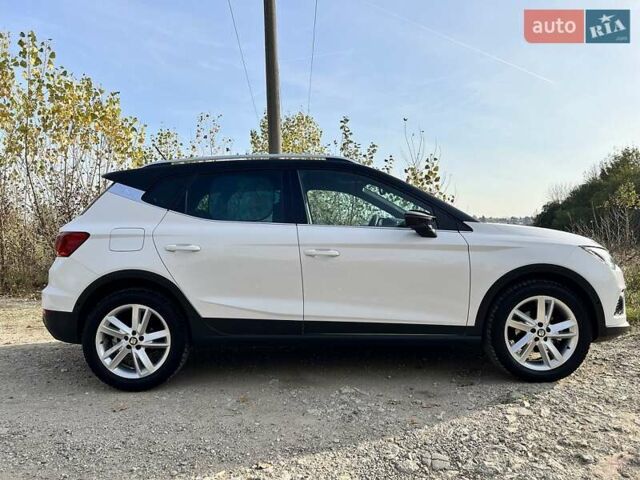 Білий Сеат Arona, об'ємом двигуна 1 л та пробігом 42 тис. км за 18000 $, фото 5 на Automoto.ua