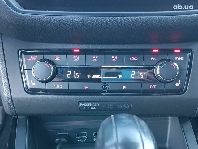 Красный Сеат Arona, объемом двигателя 1 л и пробегом 106 тыс. км за 15850 $, фото 25 на Automoto.ua