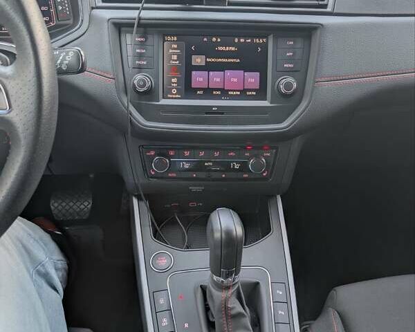 Червоний Сеат Arona, об'ємом двигуна 1 л та пробігом 32 тис. км за 18900 $, фото 14 на Automoto.ua