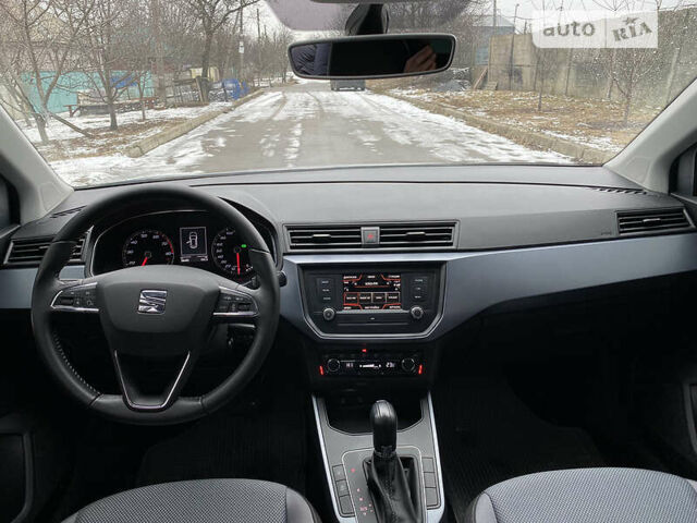 Сірий Сеат Arona, об'ємом двигуна 1 л та пробігом 38 тис. км за 14800 $, фото 11 на Automoto.ua