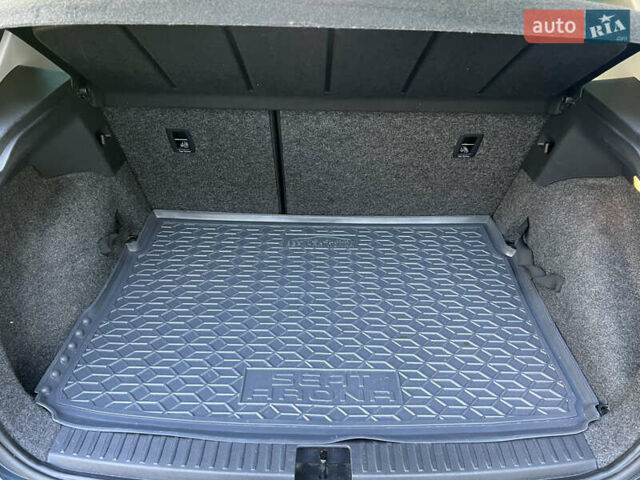 Сірий Сеат Arona, об'ємом двигуна 1 л та пробігом 37 тис. км за 14950 $, фото 35 на Automoto.ua