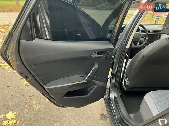 Сірий Сеат Arona, об'ємом двигуна 1 л та пробігом 37 тис. км за 14999 $, фото 33 на Automoto.ua
