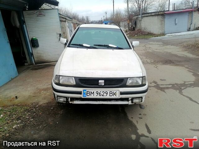 Белый Сеат Кордоба, объемом двигателя 1.6 л и пробегом 300 тыс. км за 1000 $, фото 2 на Automoto.ua