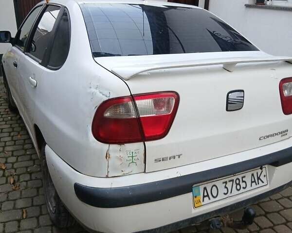 Сеат Кордоба 2001 в Иршава на Automoto.ua Белый Сеат Кордоба, объемом двигателя 0 л и пробегом 385 тыс. км за 2200 $, фото 2 на Automoto.ua