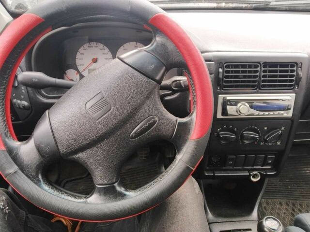 Чорний Сеат Cordoba, об'ємом двигуна 1.9 л та пробігом 288 тис. км за 3200 $, фото 3 на Automoto.ua