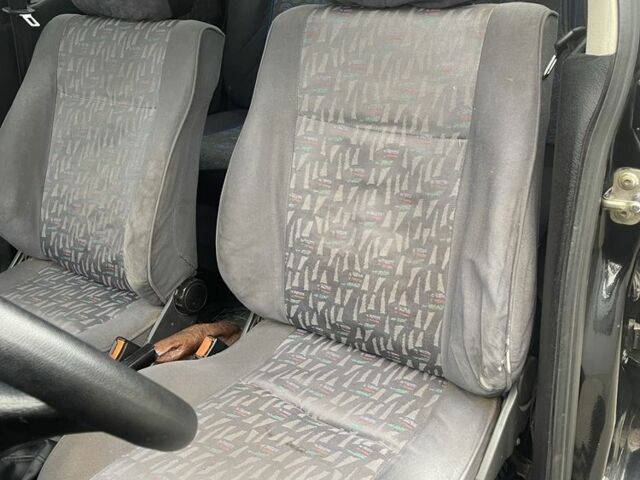 Черный Сеат Кордоба, объемом двигателя 1.6 л и пробегом 350 тыс. км за 1850 $, фото 16 на Automoto.ua