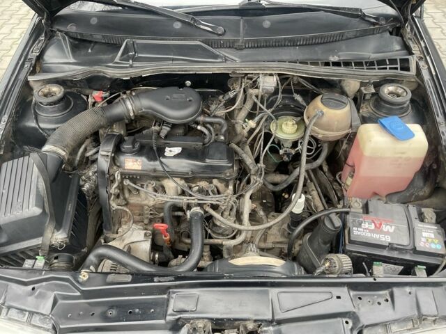 Черный Сеат Кордоба, объемом двигателя 1.6 л и пробегом 350 тыс. км за 1850 $, фото 19 на Automoto.ua